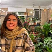 Profesora de música, con la titulación en el Conservatorio Profesional de música de Torrent en la especialidad de violín. Posibilidad de impartir clases para todas las edades
